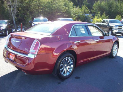 2011 Chrysler 300C  Base
