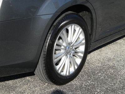 2011 Chrysler 300C  Base