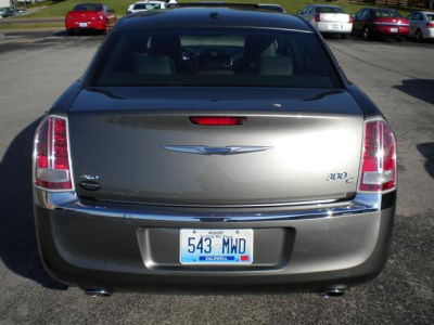 2011 Chrysler 300C  Base