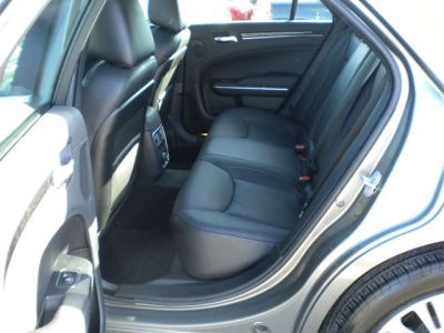 2011 Chrysler 300C  Base