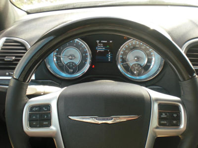 2012 Chrysler 300C  Base