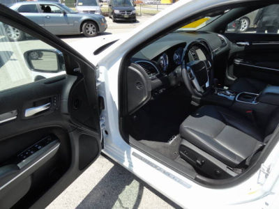 2012 Chrysler 300C  Base