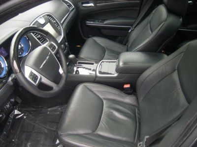 2011 Chrysler 300C  Base