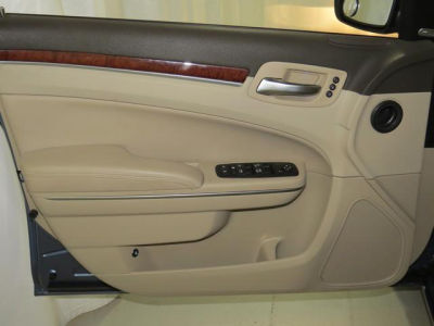 2011 Chrysler 300C  Base