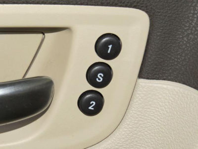 2011 Chrysler 300C  Base