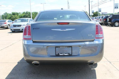 2011 Chrysler 300C  Base