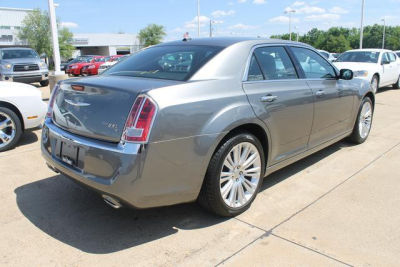 2011 Chrysler 300C  Base