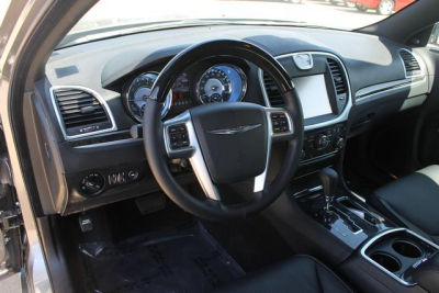 2011 Chrysler 300C  Base