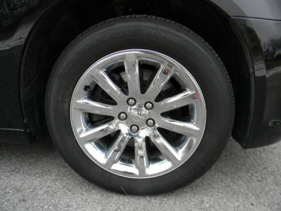 2011 Chrysler 300C  Base