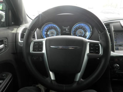 2011 Chrysler 300C  Base