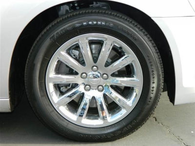 2012 Chrysler 300C  Base