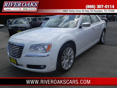 2011 Chrysler 300C  Base