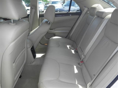 2011 Chrysler 300C  Base