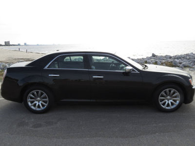 2012 Chrysler 300C  Base