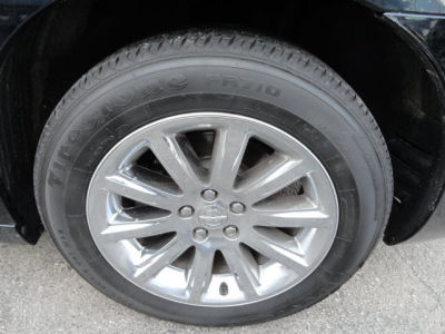 2011 Chrysler 300C  Base