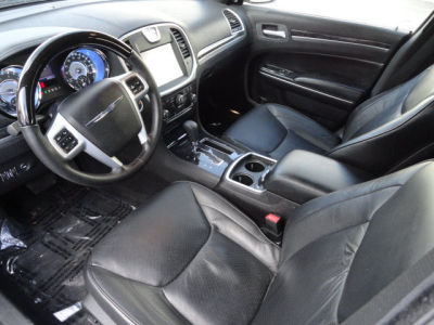 2011 Chrysler 300C  Base