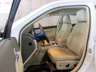 2011 Chrysler 300C  Base