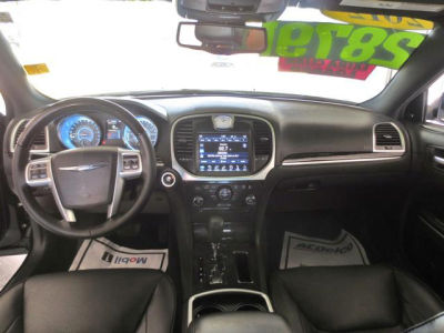 2012 Chrysler 300C  Base