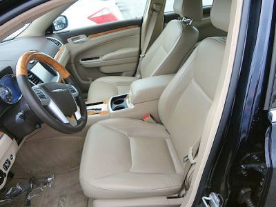 2012 Chrysler 300C  Base