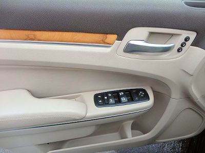 2012 Chrysler 300C  Base