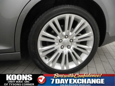 2011 Chrysler 300C  Base