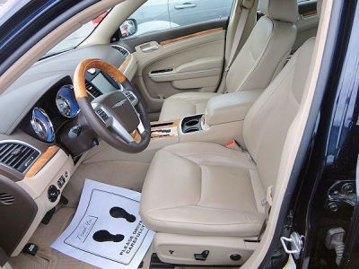 2012 Chrysler 300C  Base