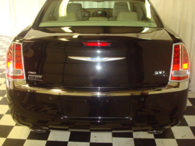 2011 Chrysler 300C  Base