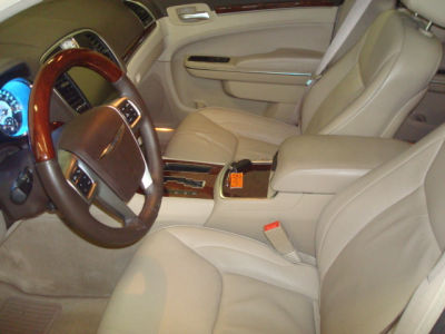 2011 Chrysler 300C  Base