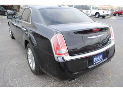 2011 Chrysler 300C  Base