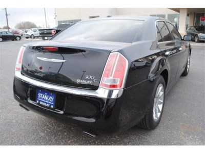 2011 Chrysler 300C  Base