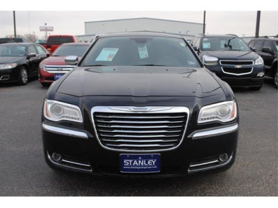 2011 Chrysler 300C  Base