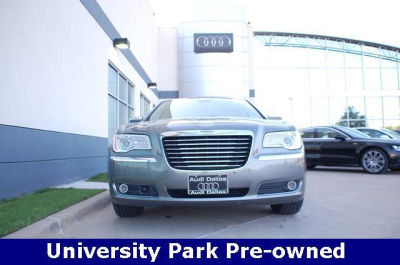 2011 Chrysler 300C  Base