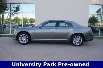 2011 Chrysler 300C  Base