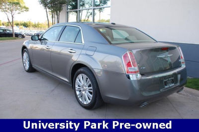 2011 Chrysler 300C  Base