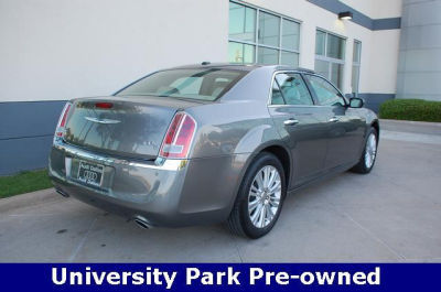 2011 Chrysler 300C  Base