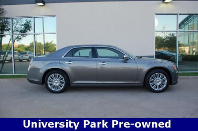 2011 Chrysler 300C  Base