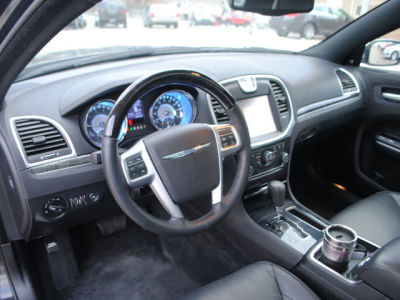 2011 Chrysler 300C  Base