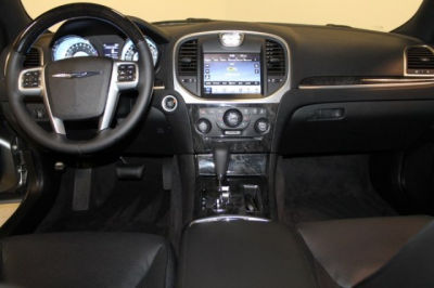 2011 Chrysler 300C  Base