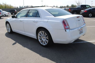 2011 Chrysler 300C  Base