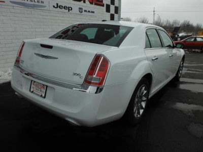 2012 Chrysler 300C  Base