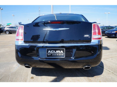 2012 Chrysler 300C  Base