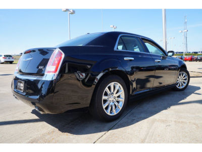 2012 Chrysler 300C  Base