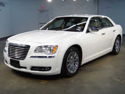 2012 Chrysler 300C  Base