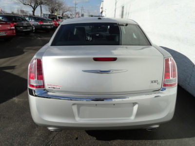 2012 Chrysler 300C  Base