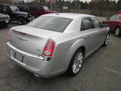 2011 Chrysler 300C  Base