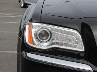 2012 Chrysler 300C  Base