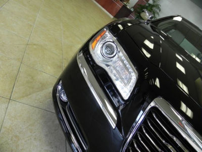 2012 Chrysler 300C  Base