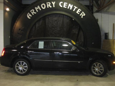 2010 Chrysler 300C  Base