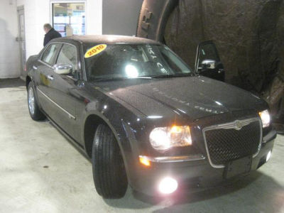 2010 Chrysler 300C  Base