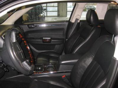 2010 Chrysler 300C  Base